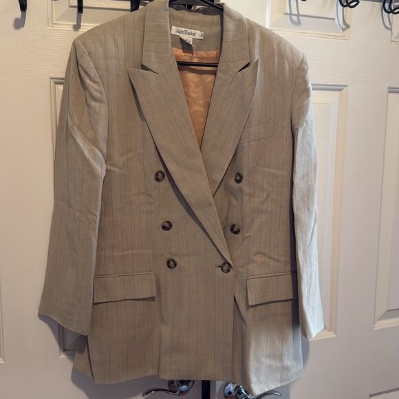 Ann Taylor Size 10 Button Front Pockets Slimming Pin Stripe Woman’s Suit Jacket - Picture 3 of 11